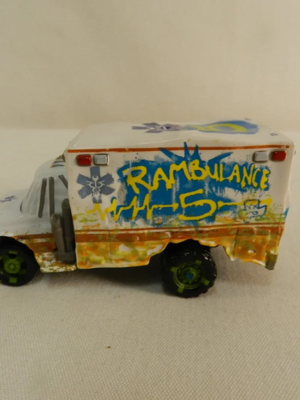 Rambulance Dr. Damage car Die Cast 3.5
